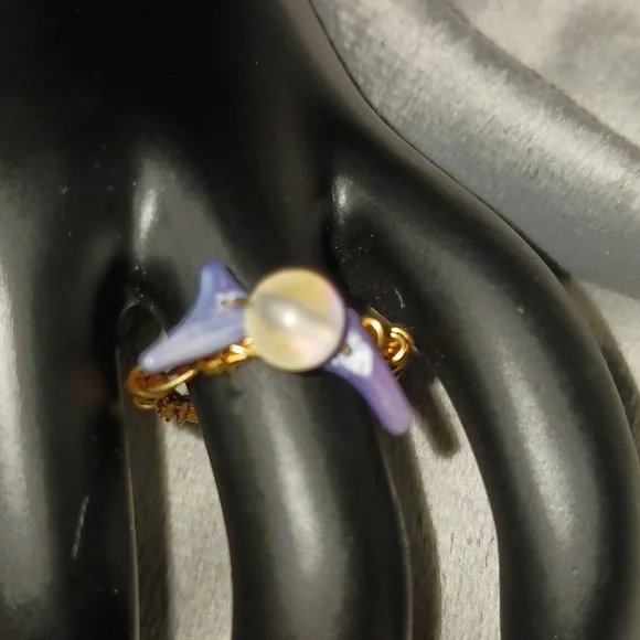 Ring - Picture 3 of 6